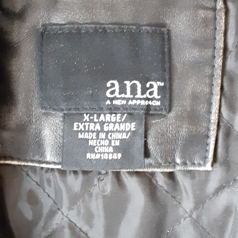 Leather jacket - Picture 8 of 8